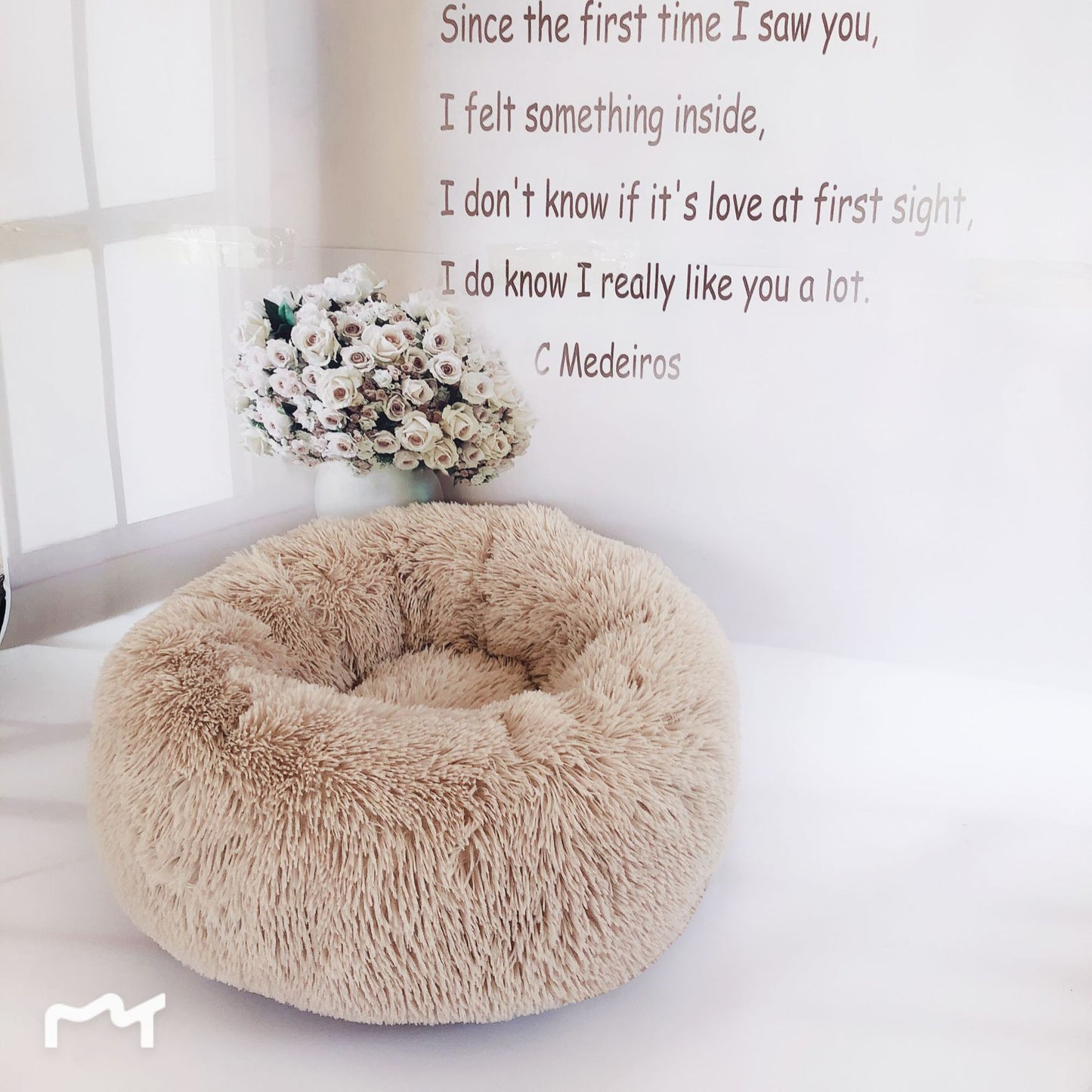 Plush Pet Nest Bed – Cozy Calming Donut Bed for Cats & Small Dogs