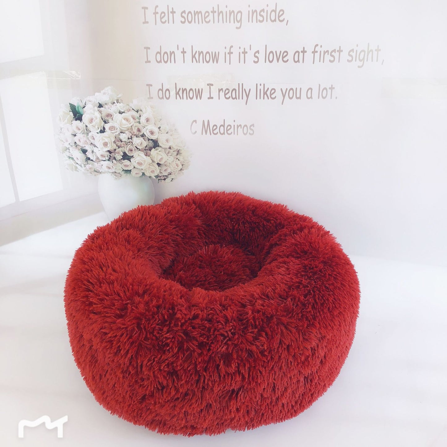 Plush Pet Nest Bed – Cozy Calming Donut Bed for Cats & Small Dogs