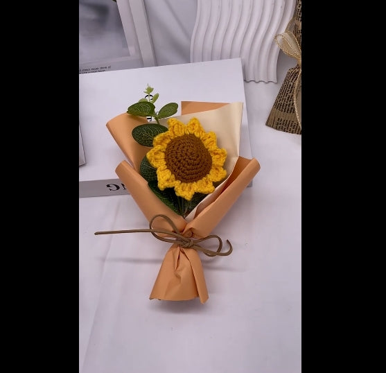 Mini Sunflower Hand-Woven Wool Bouquet – Knitted Flower Gift for Teacher’s Day, Christmas & Valentine’s