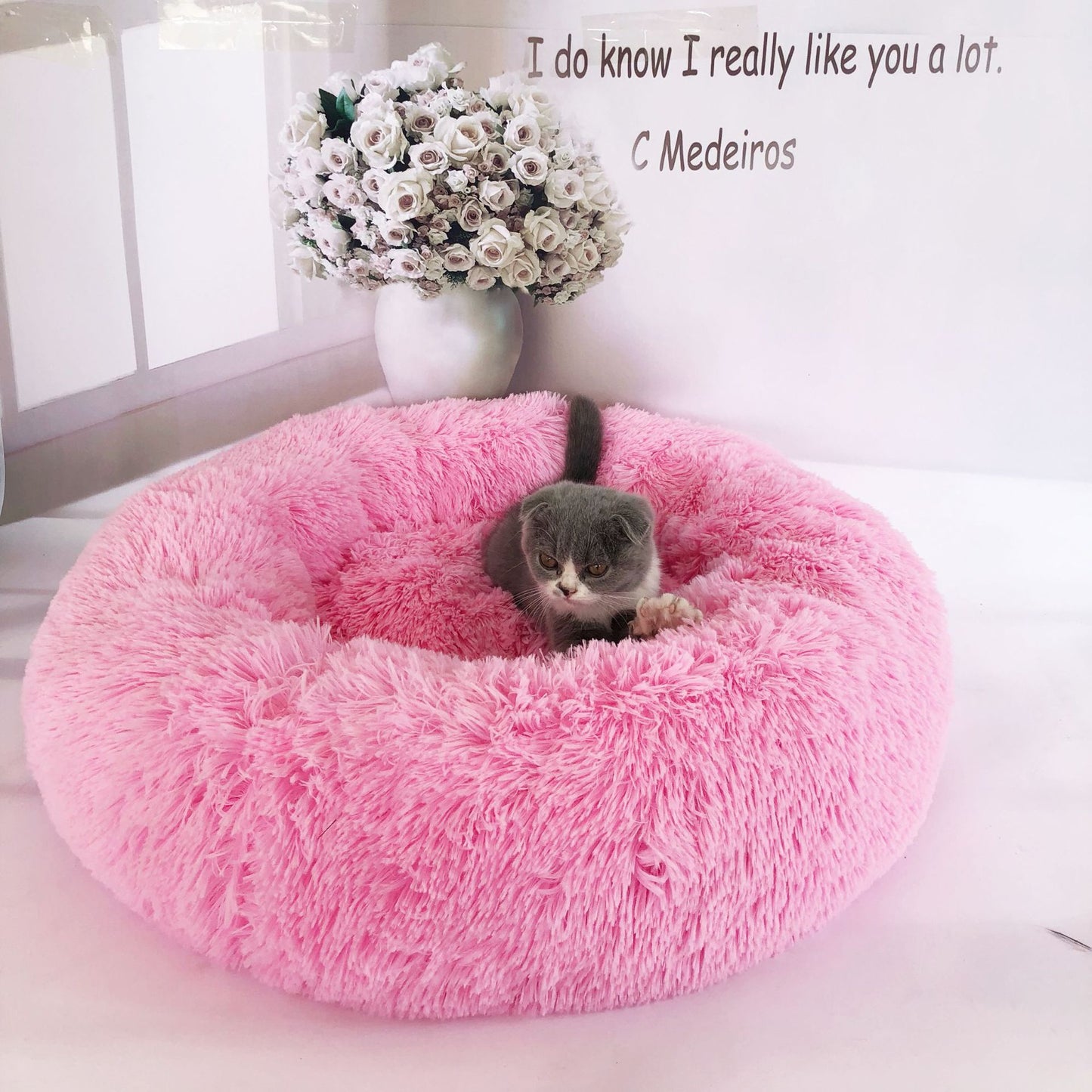 Plush Pet Nest Bed – Cozy Calming Donut Bed for Cats & Small Dogs