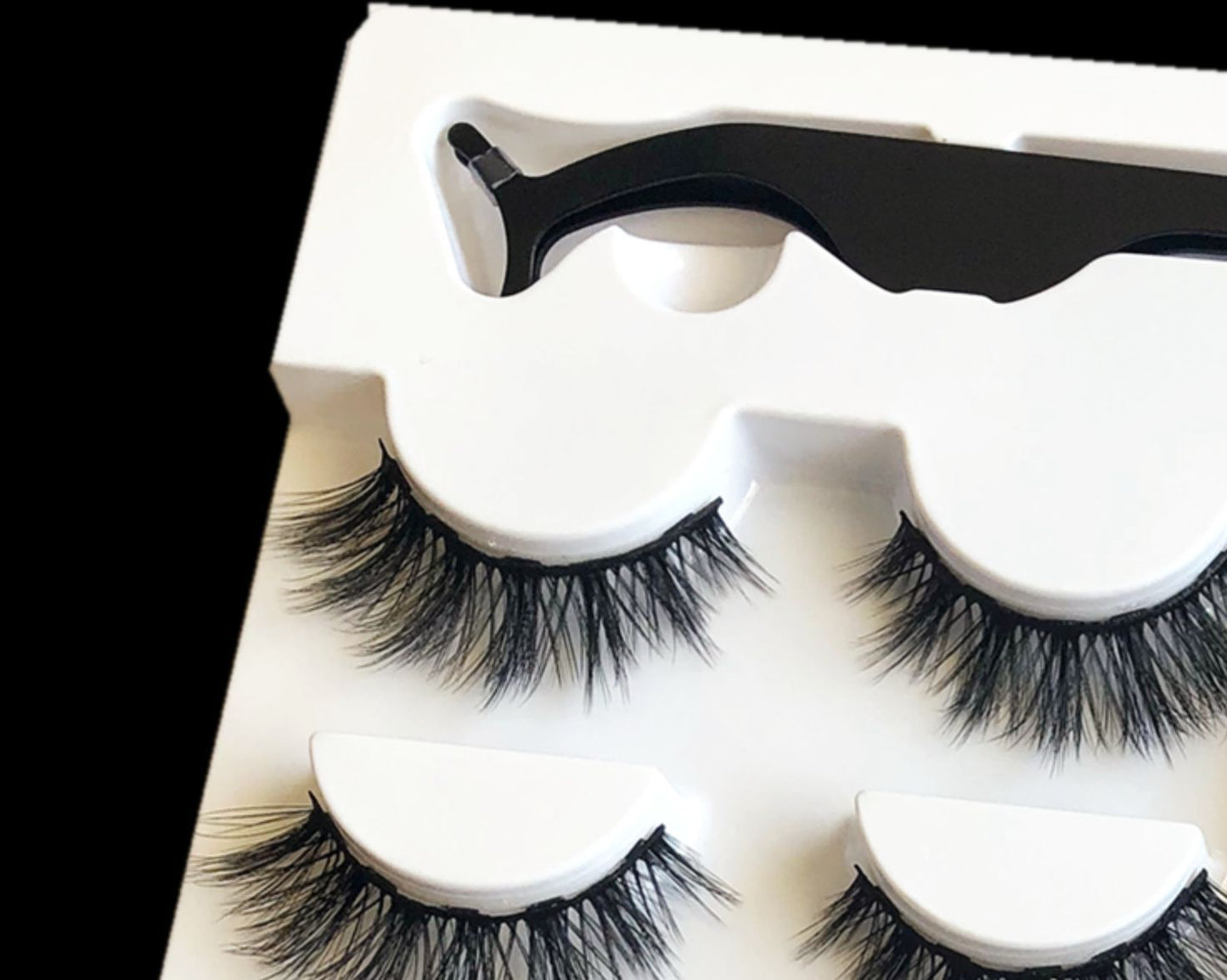 “Magnetic False Eyelashes – Reusable, Easy-Apply Fashion Lashes”